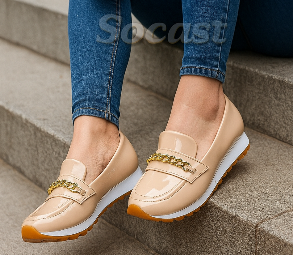 Mocasín con cadena dorada