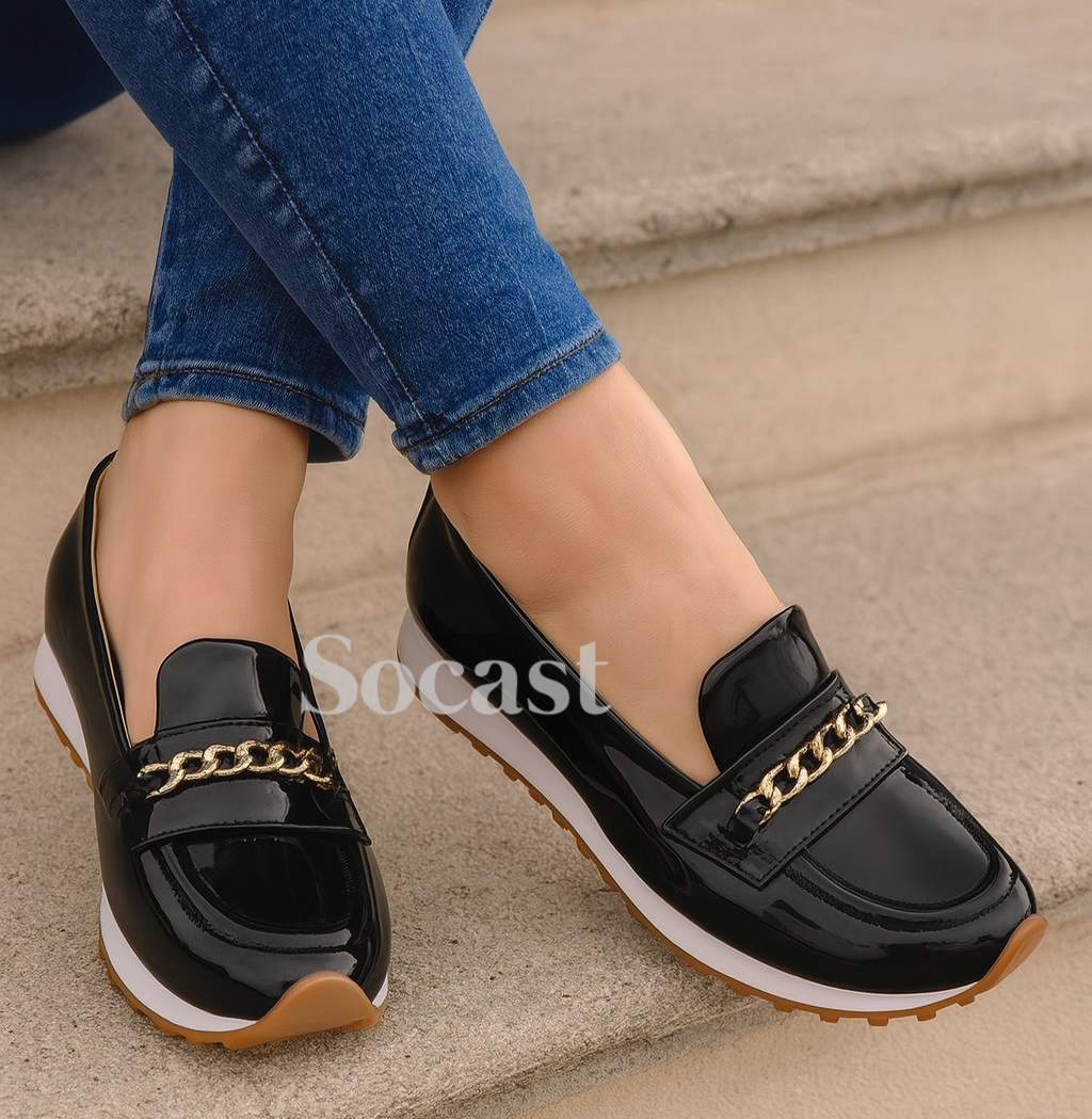 Mocasín con cadena dorada